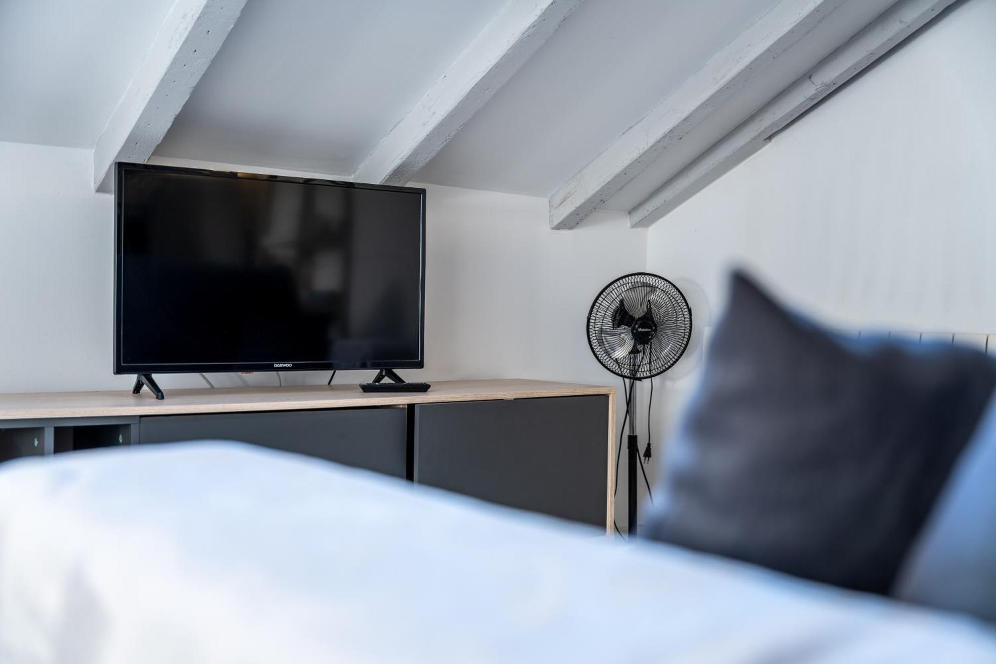 דירות סנטנדר New And Bright Puertochico Attic מראה חיצוני תמונה